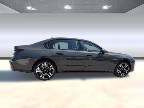 New 2026 BMW 740i RWD image 8