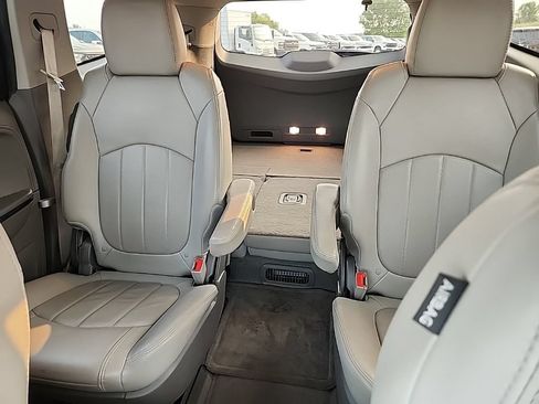 Used 2016 Chevrolet Traverse LTZ AWD/4WD image 34