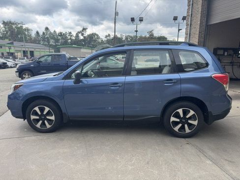 Used 2017 Subaru Forester 2.5i w/ Alloy Wheel Package AWD/4WD image 6