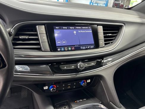 Used 2023 Buick Enclave Essence AWD/4WD image 16