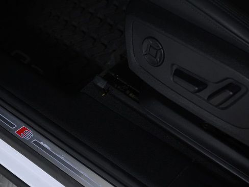 Used 2025 Audi Q3 2.0T Premium w/ Convenience Package image 19