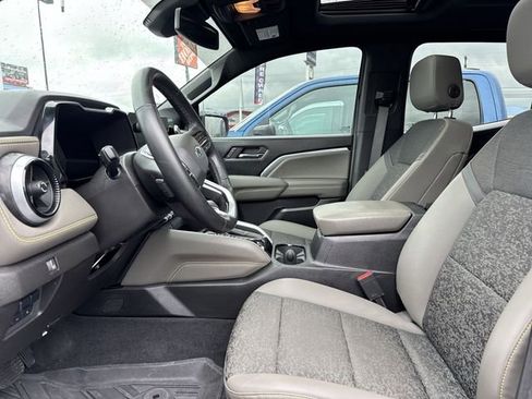Used 2024 Chevrolet Colorado ZR2 w/ Technology Package AWD/4WD image 13