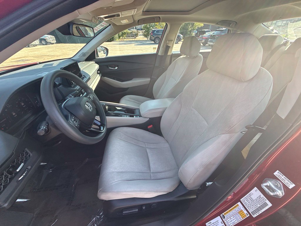 Used 2023 Honda Accord EX image 11