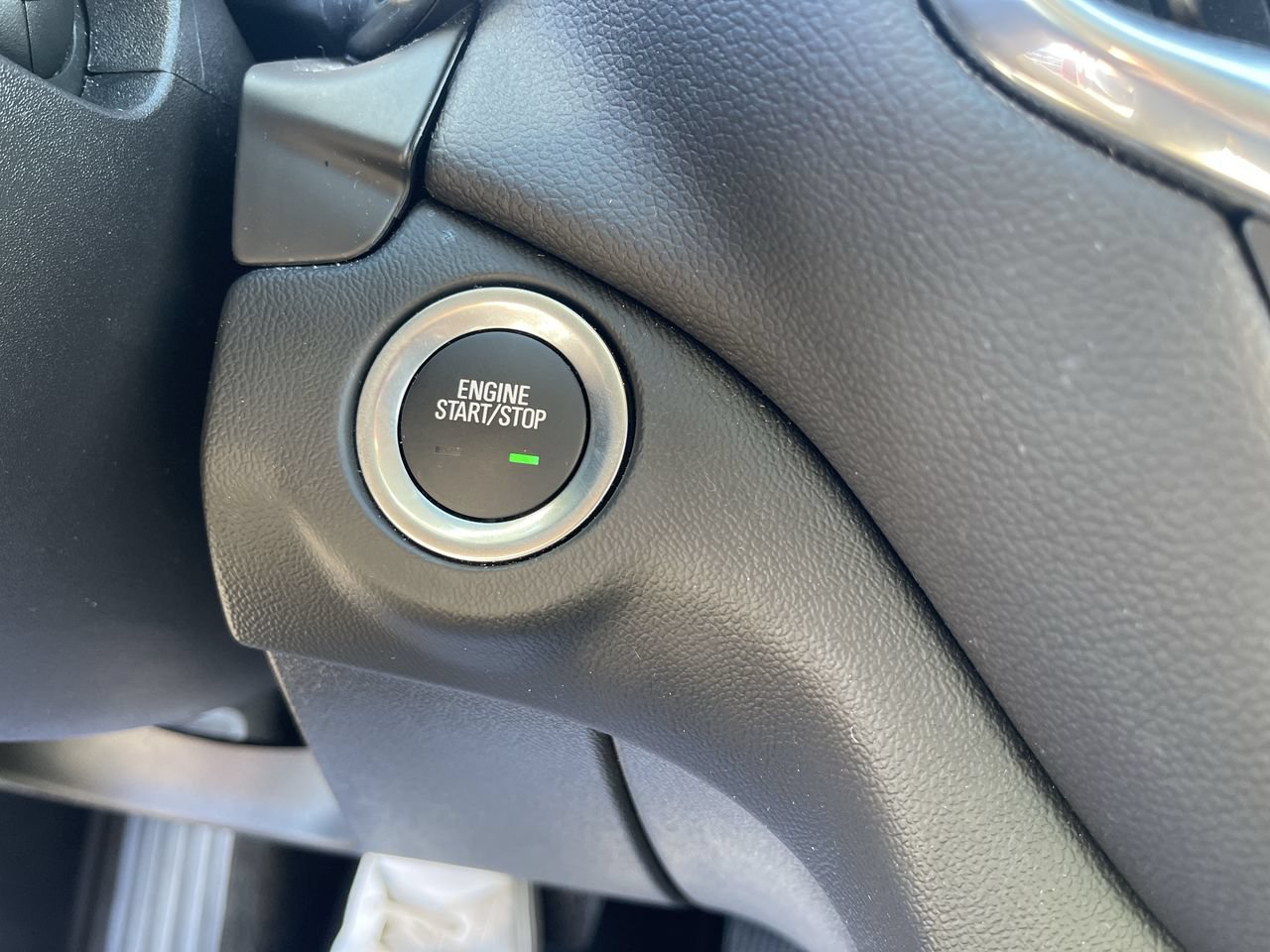 Used 2023 Chevrolet Equinox LT FWD image 17