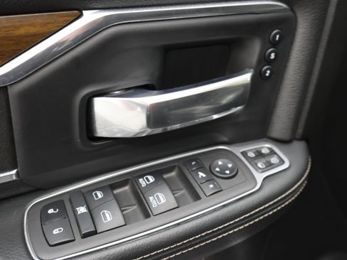 Used 2023 RAM 2500 Laramie AWD/4WD image 41