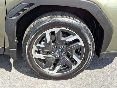 Used 2025 Subaru Forester Premium AWD/4WD image 8