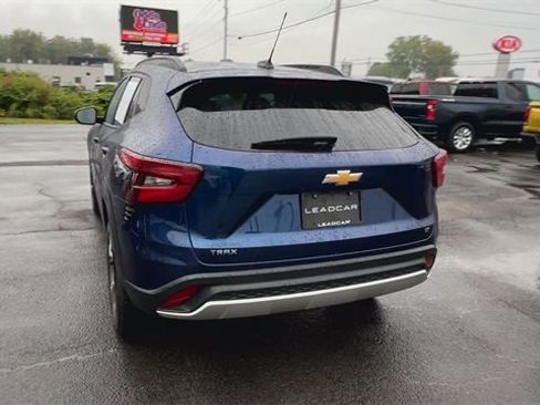 Used 2024 Chevrolet Trax LT w/ Driver Confidence Package image 7