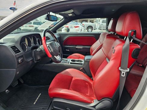 Used 2014 Dodge Challenger R/T image 25