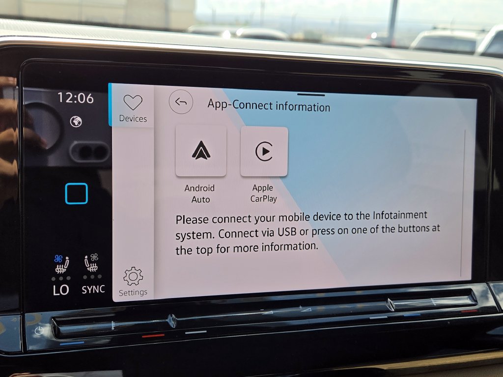 Certified 2026 Volkswagen Atlas Cross Sport SE FWD image 26