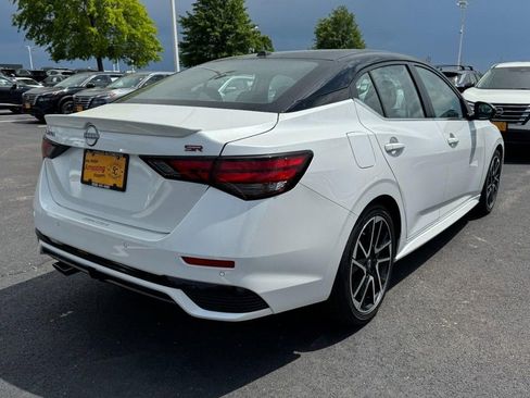 Used 2025 Nissan Sentra SR w/ SR Premium Package FWD image 3