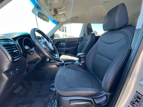 Used 2018 Kia Soul image 11
