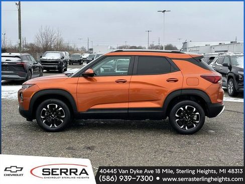 Certified 2022 Chevrolet TrailBlazer LT image 2