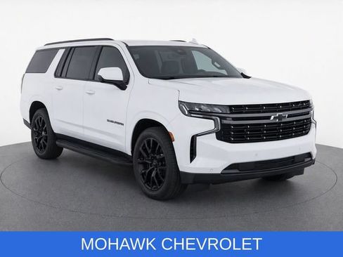 Used 2022 Chevrolet Suburban RST w/ Luxury Package AWD/4WD image 2