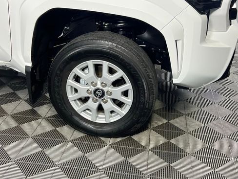 Used 2025 Toyota Tacoma SR5 image 7