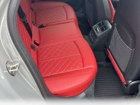 Used 2022 Audi S4 Premium Plus image 5