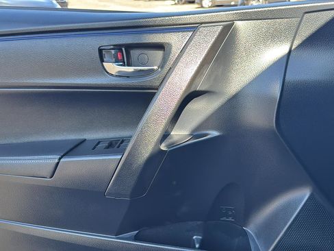 Used 2019 Toyota Corolla SE image 11