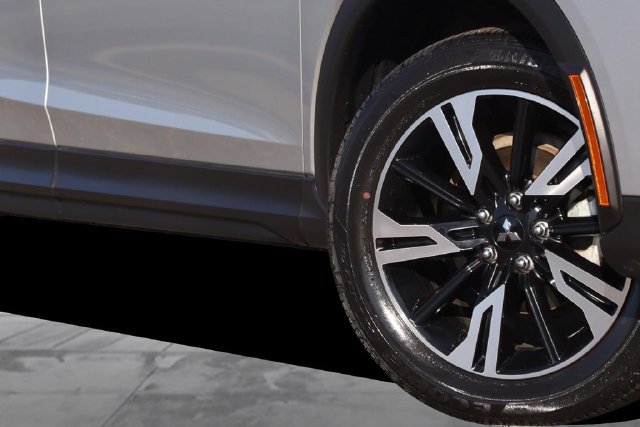 Used 2025 Mitsubishi Eclipse Cross SE AWD/4WD image 3