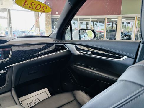 Used 2024 Cadillac XT6 Premium Luxury w/ LPO, Floor Liner Package AWD/4WD image 41