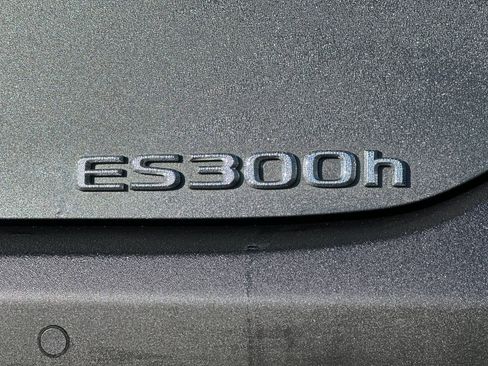 Used 2025 Lexus ES 300h w/ Luxury Package image 23