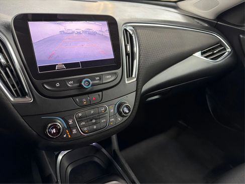 Used 2021 Chevrolet Malibu LT image 19