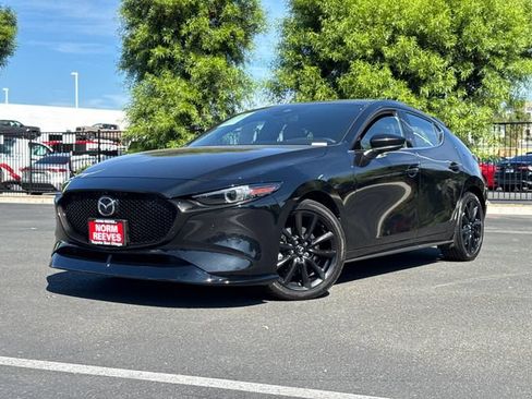 Used 2023 MAZDA MAZDA3 Hatchback w/Premium Plus Pkg AWD/4WD image 2