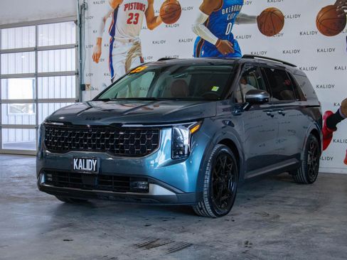 Used 2025 Kia Carnival SX Prestige image 23