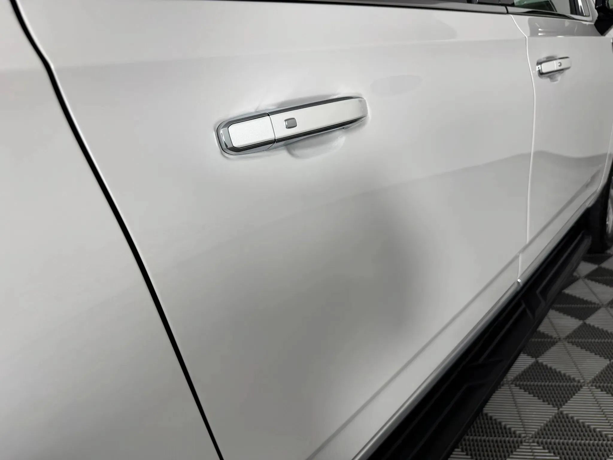 Used 2022 GMC Yukon XL Denali AWD/4WD image 32