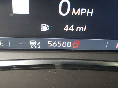 Used 2024 GMC Terrain SLE w/ Driver Convenience Package image 14