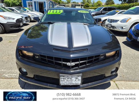 Used 2010 Chevrolet Camaro SS RWD image 2