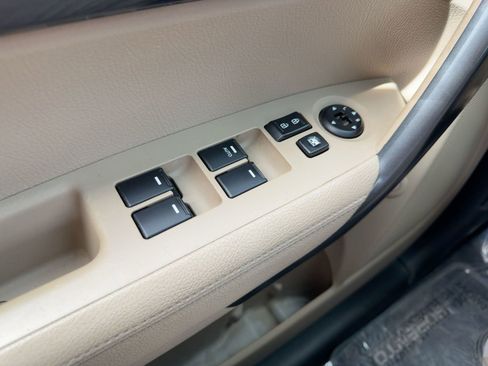 Used 2012 Kia Sorento LX image 11