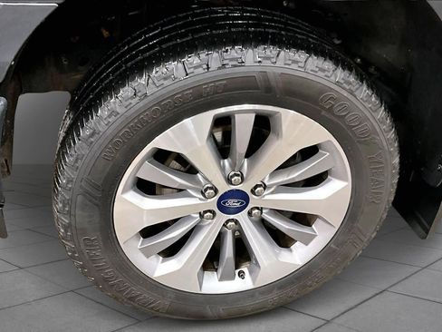 Used 2017 Ford F150 XL w/ Equipment Group 101A Mid image 10