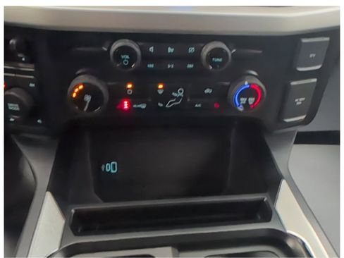 Used 2024 Ford F250 XLT w/ Black Appearance Package image 9