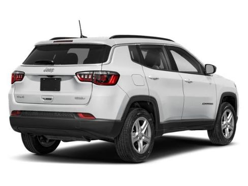 Used 2023 Jeep Compass Limited w/ Elite Group AWD/4WD image 3