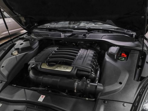 Used 2018 Porsche Cayenne AWD/4WD image 46