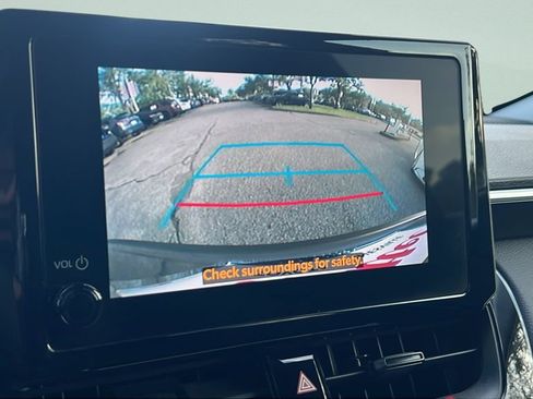 Certified 2023 Toyota Corolla Cross LE w/ Moonroof Package AWD/4WD image 17