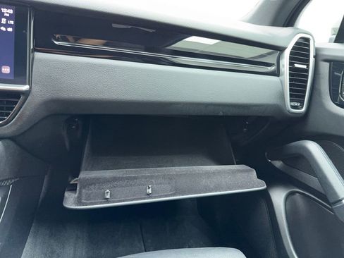 Used 2023 Porsche Cayenne AWD/4WD image 31