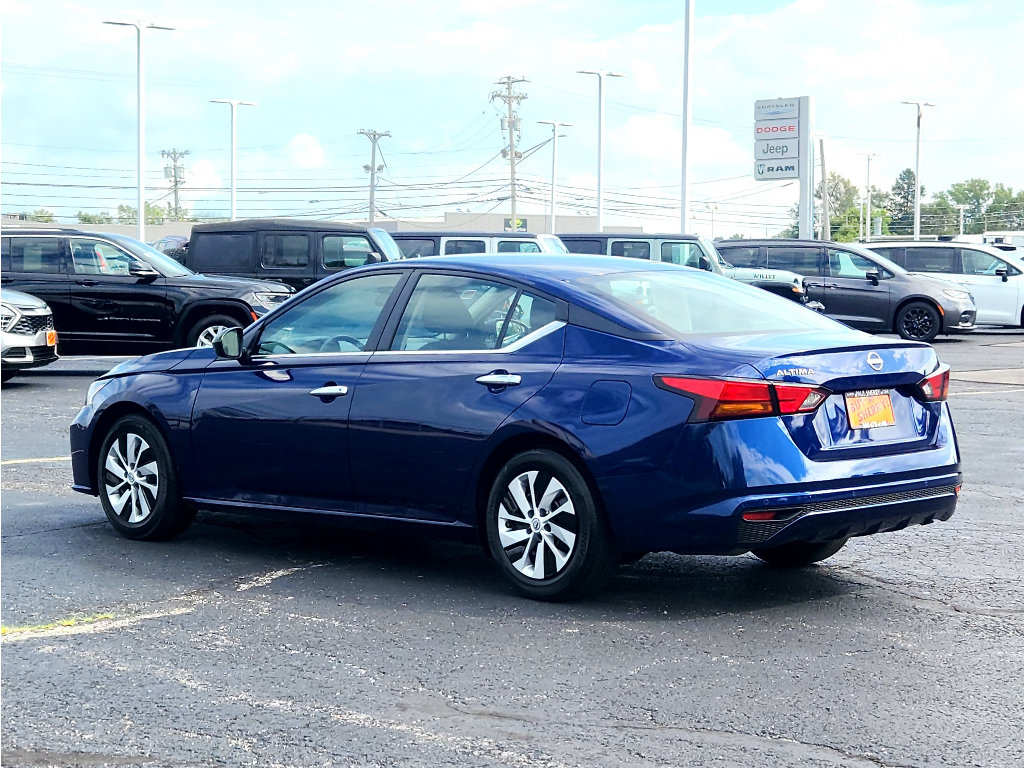 Used 2024 Nissan Altima 2.5 S FWD image 11