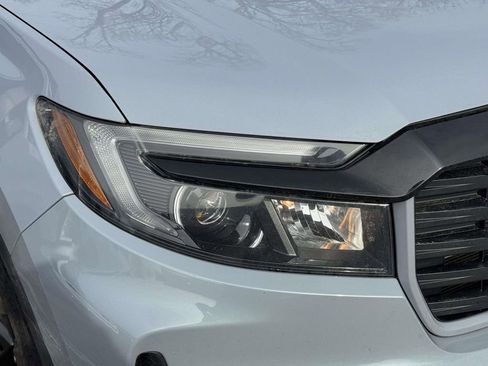 Used 2023 Honda Ridgeline Sport image 6