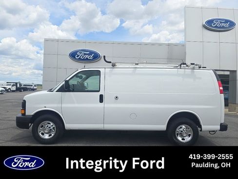 Used 2015 Chevrolet Express 2500 RWD image 1