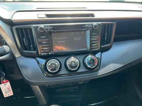 Used 2016 Toyota RAV4 LE FWD image 14