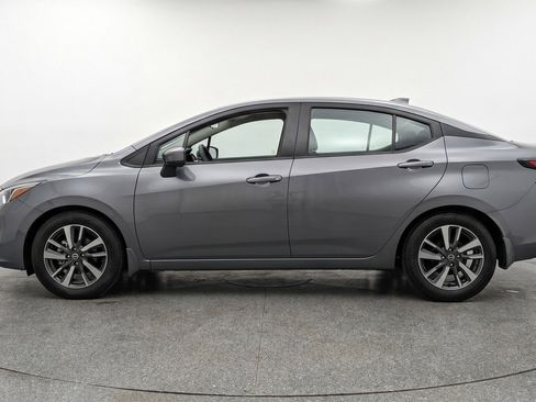 Used 2025 Nissan Versa SV FWD image 5