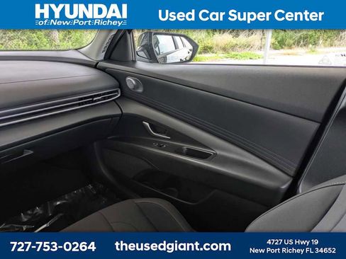 Used 2023 Hyundai Elantra SEL FWD image 15
