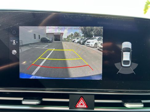 Used 2023 Hyundai Elantra Limited FWD image 40