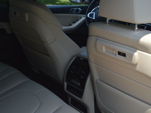 Used 2021 BMW X5 M50i w/ Premium Package AWD/4WD image 33