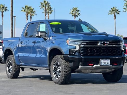 Used 2024 Chevrolet Silverado 1500 ZR2 w/ Technology Package image 2