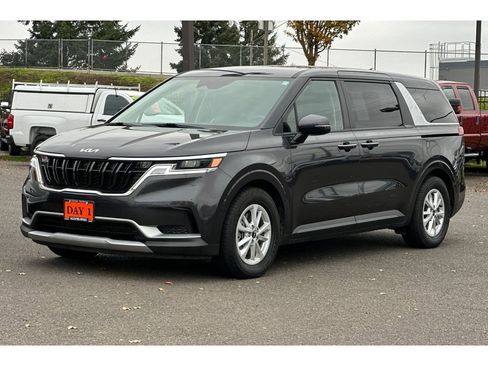 Used 2024 Kia Carnival LX image 10