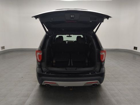 Used 2017 Ford Explorer Limited image 29