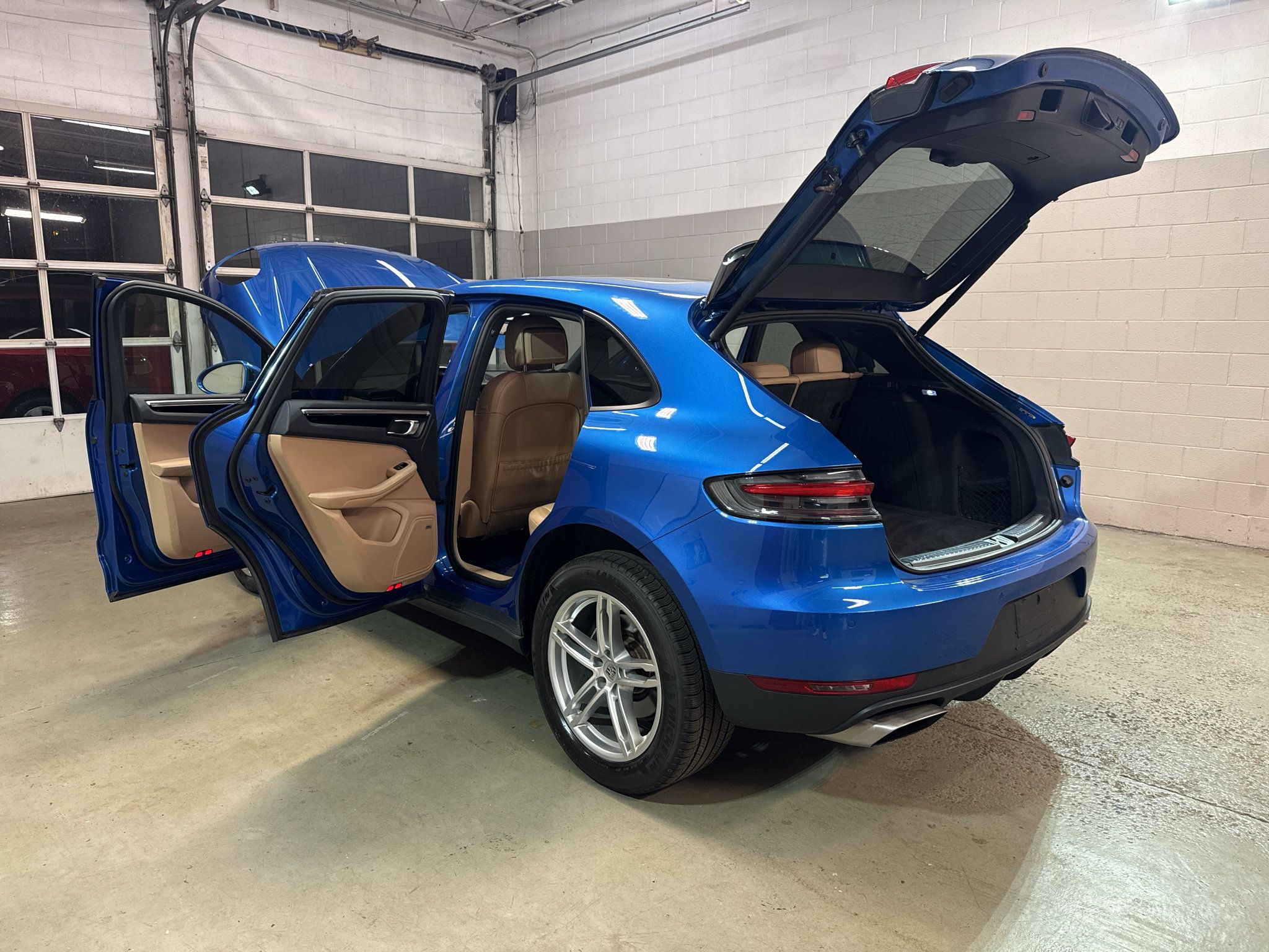 Used 2020 Porsche Macan AWD/4WD image 12