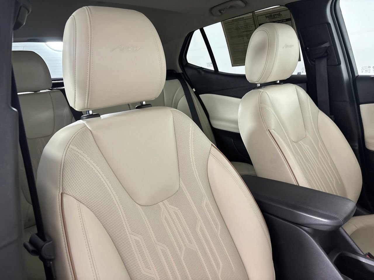 Used 2024 Buick Encore GX Avenir w/ Avenir Convenience Package AWD/4WD image 32