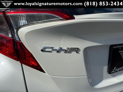 Used 2018 Toyota C-HR XLE image 8